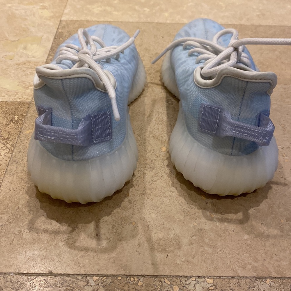 Yeezy - Picture 3 of 6